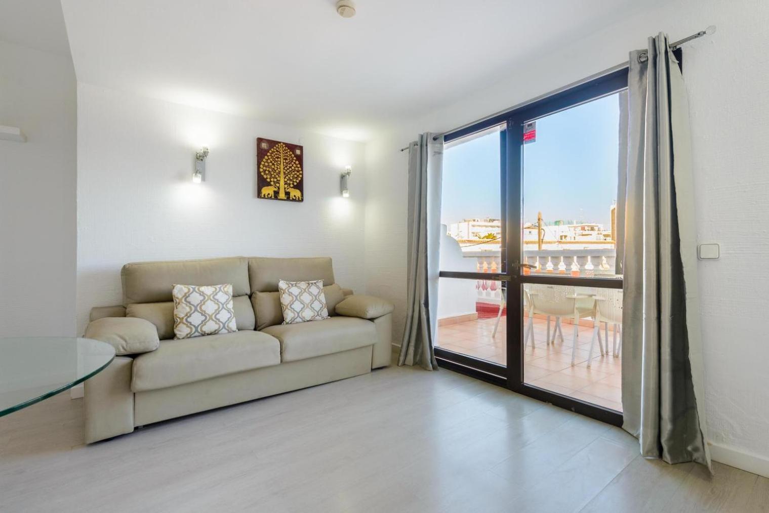 Jacaranda Apartments & Studios Es Canar  Phòng bức ảnh