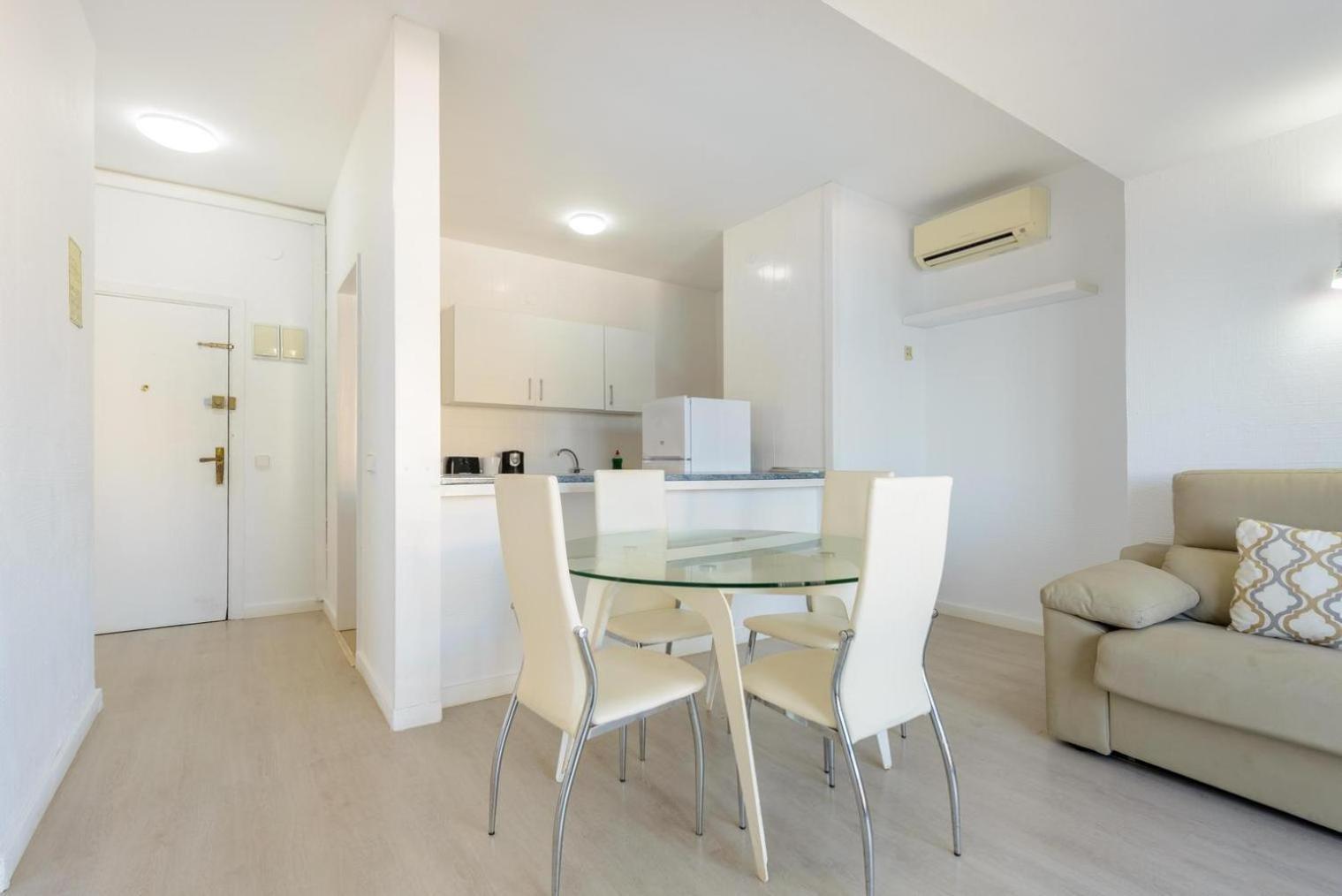 Jacaranda Apartments & Studios Es Canar  Phòng bức ảnh