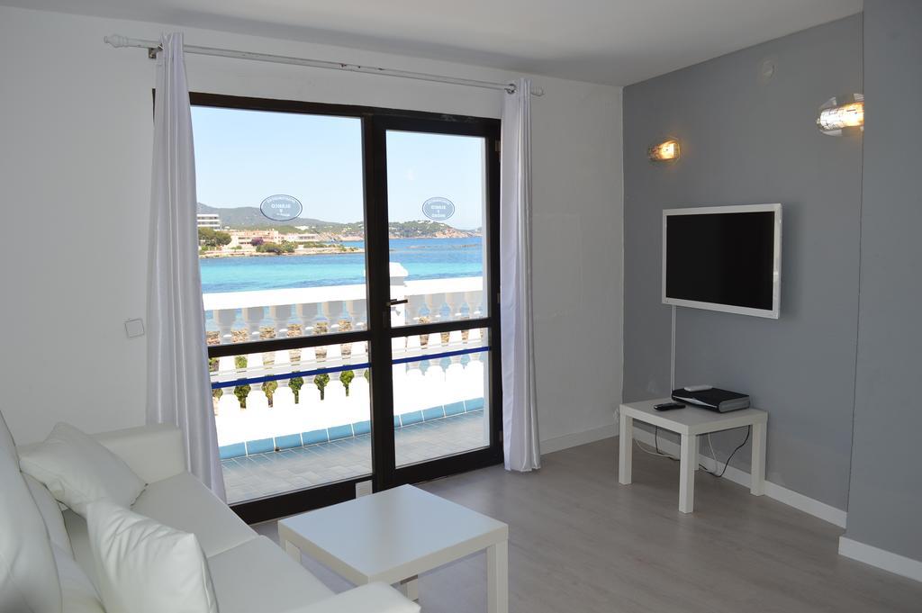 Jacaranda Apartments & Studios Es Canar  Ngoại thất bức ảnh