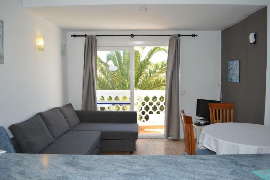 Jacaranda Apartments & Studios Es Canar  Ngoại thất bức ảnh