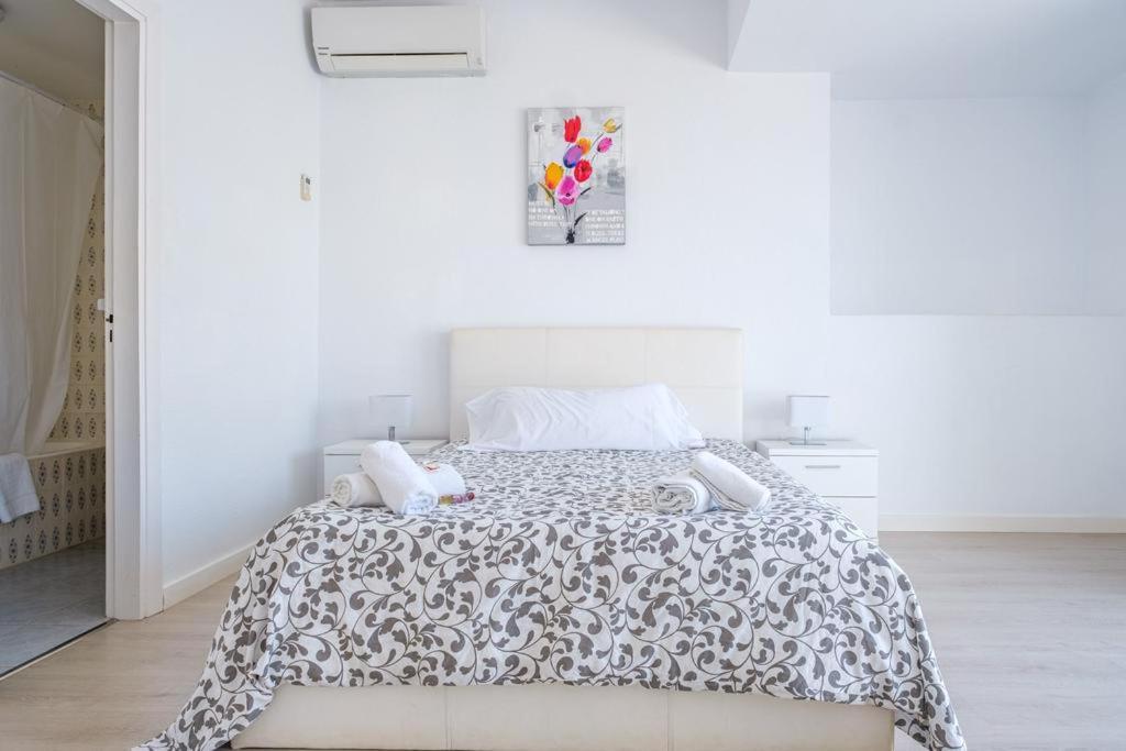Jacaranda Apartments & Studios Es Canar  Ngoại thất bức ảnh