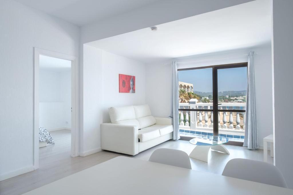 Jacaranda Apartments & Studios Es Canar  Ngoại thất bức ảnh